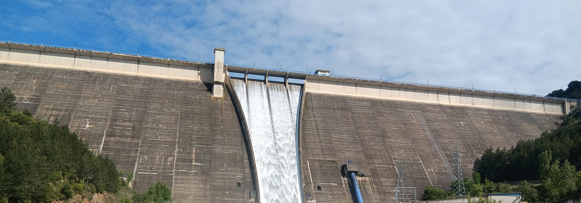 Los embalses pirenaicos de la cuenca del Ebro han laminado las avenidas del fin de semana debidas a las intensas lluvias del viernes y el sábado Los embalses pirenaicos de la cuenca del Ebro han laminado las avenidas del fin de semana debidas a las intensas lluvias del viernes y el sábado